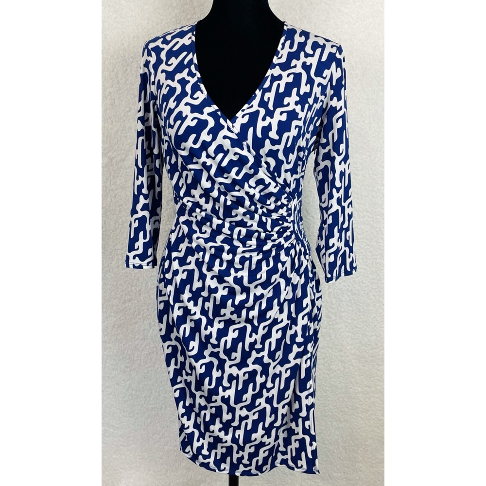 LAUNDRY • Blue and White Geometric Wrap V-Neck Mini Dress, 4P - Picture 2 of 14